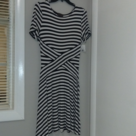 Truli dress stretch - Picture 1 of 6